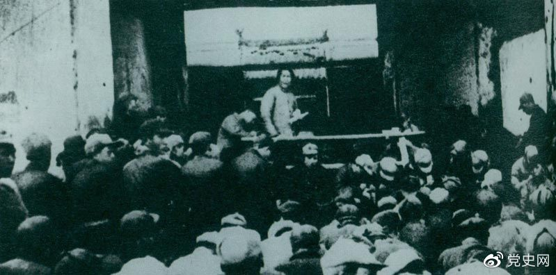 1935年12月27日，毛澤東在陜北瓦窯堡黨的活動(dòng)分子會(huì)議上作《論反對(duì)日本帝國(guó)主義的策略》報(bào)告。